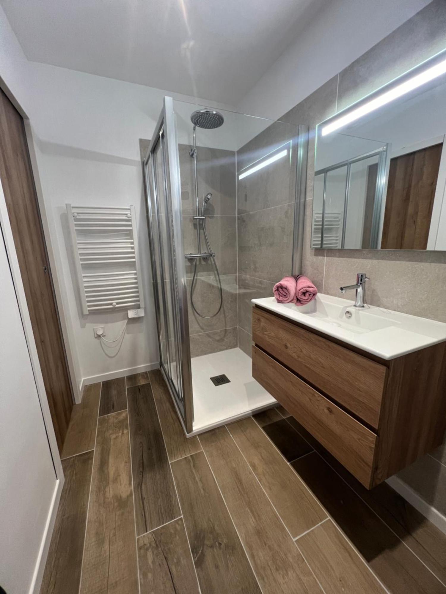 Maison T2 Avec Jaccuzi Wifi Parking Saint-Cyr-sur-Mer Exterior photo